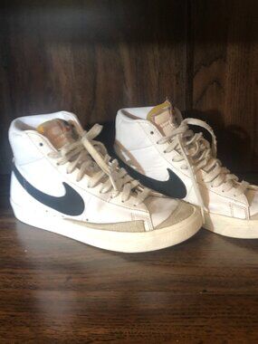 Nike Blazer Mid 77 Women's US 8 Mid-top Sneaker